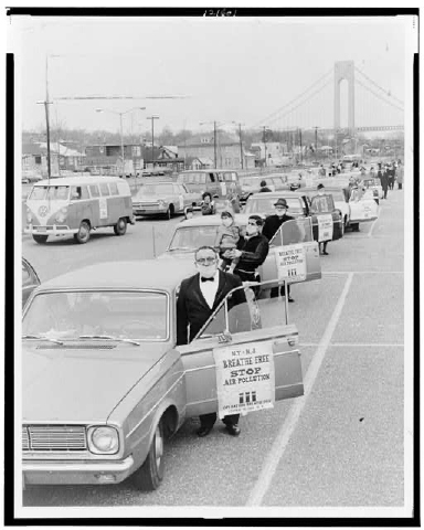 Operation Breathe Free motorcade, 1967. Library of Congress.